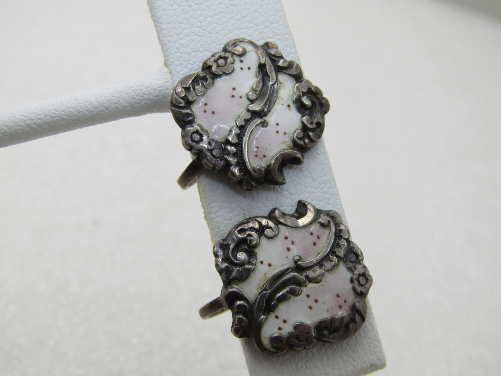 Vintage Sterling early 1900's Enameled Earrings, Screw Back, Floral Scrolled Design - 4