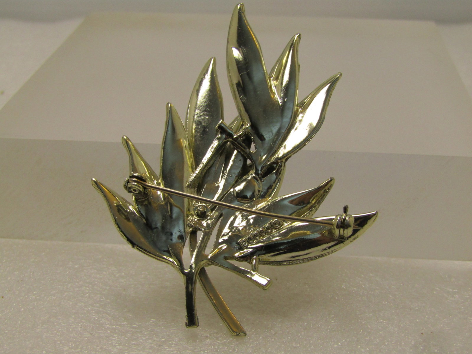 Vintage Stacked Leaf Brooch, Illusion Setting 1960's, Signed Dodd's - 4