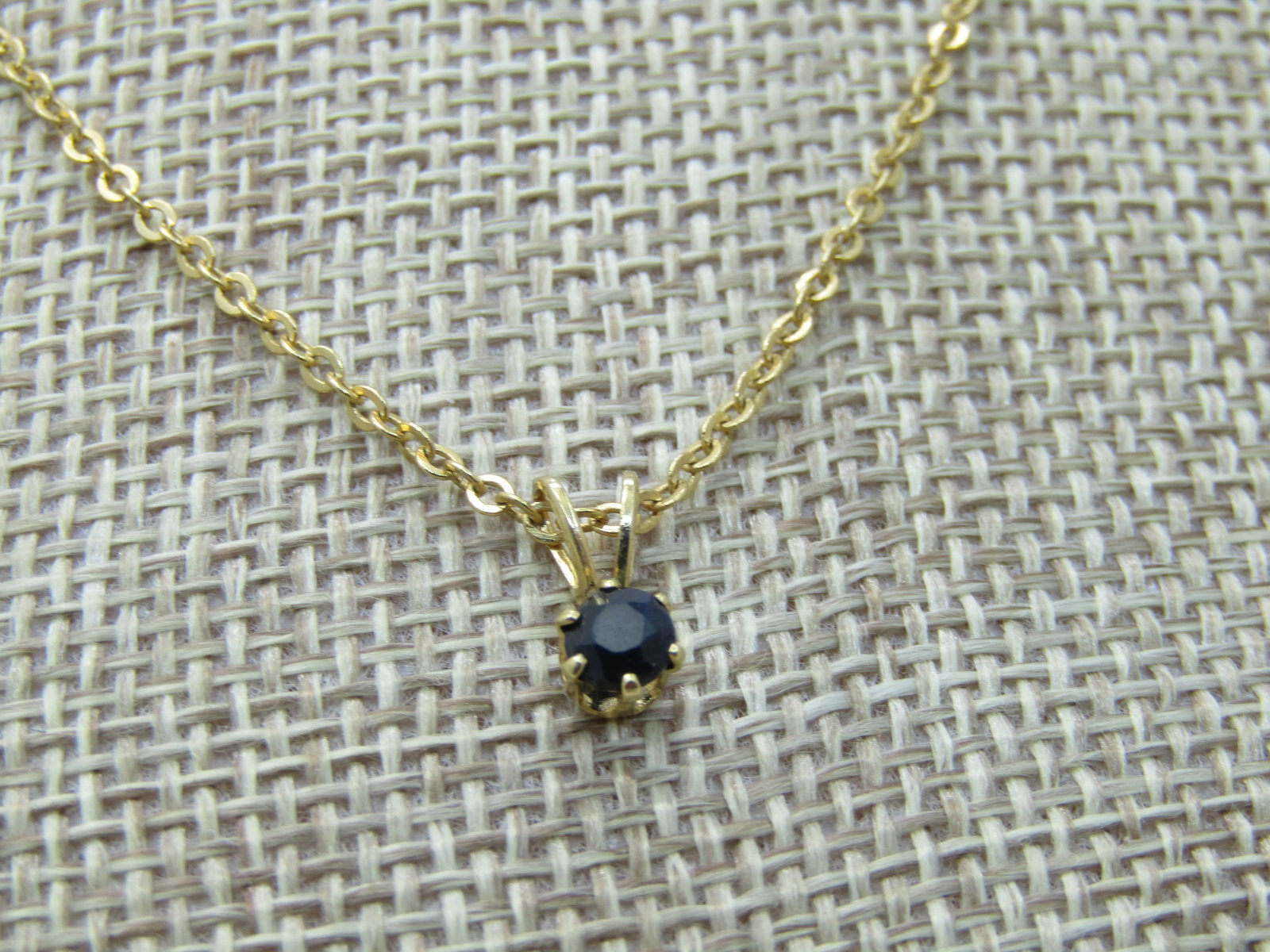 Vintage Gold Tone Black Solitaire Necklace, 17" NL - 2
