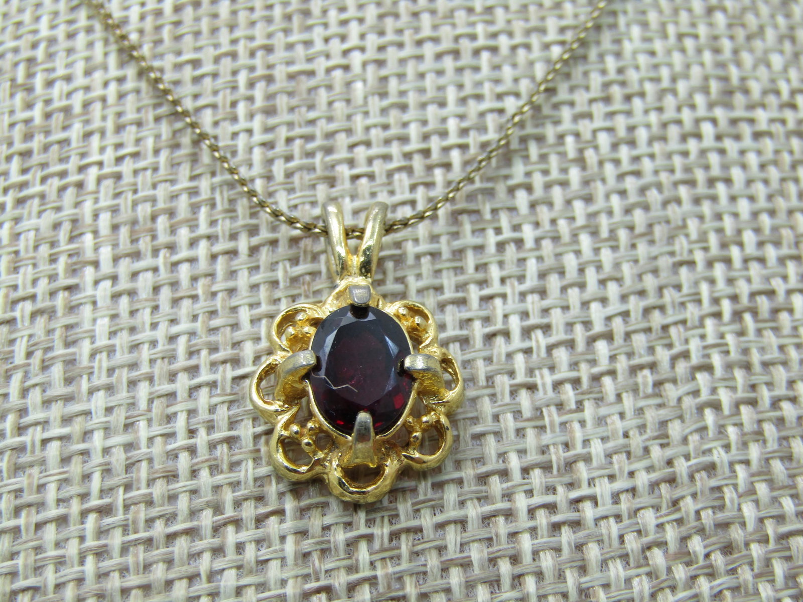 Vintage Red Rhinestone Filigree Necklace, 17", Gold Tone NL - 2