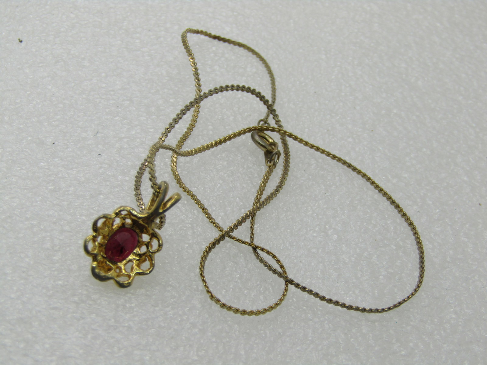 Vintage Red Rhinestone Filigree Necklace, 17", Gold Tone NL - 4