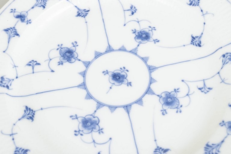 Royal Copenhagen, Denmark. Blue Fluted Plain large porcelain dish. Circa 1800. - 3