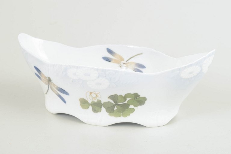 Europe. Porcelain jardiniere executed in the Art Nouveau style Early 20th century.: Antique jardiniere, Art Nouveau, early 20th century Model 1061/711, 1st quality. Softly shaped porcelain jardiniere executed in the Art Nouveau style with an organic, undulating contour and