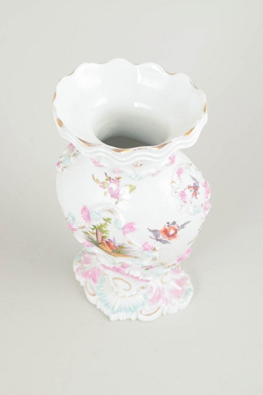 Meissen, Germany. Porcelain vase with floral and landscape decoration. Early 19th century. - 2