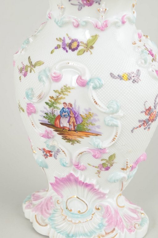 Meissen, Germany. Porcelain vase with floral and landscape decoration. Early 19th century. - 3