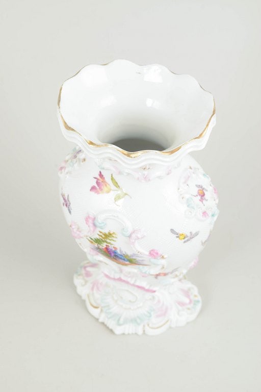 Meissen, Germany. Porcelain vase with floral and landscape decoration. Early 19th century. - 2