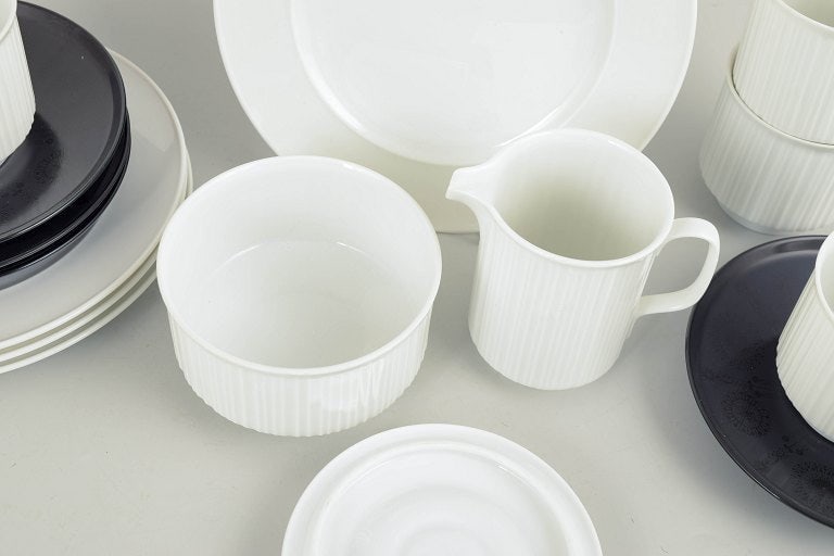 Tapio Wirkkala for Rosenthal, Scandinavia. Coffee service in white porcelain with a fluted surface. - 4