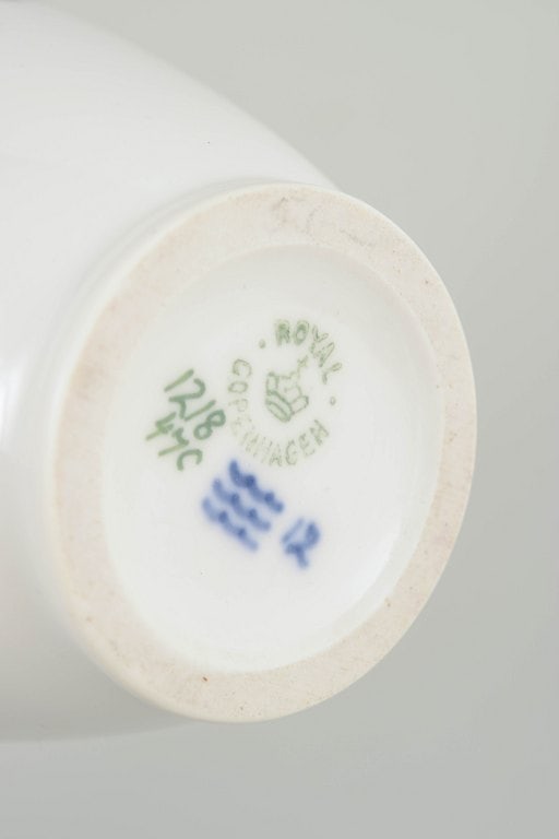 Royal Copenhagen, Denmark. Slender baluster-shaped porcelain vase decorated with leaves and berries - 4