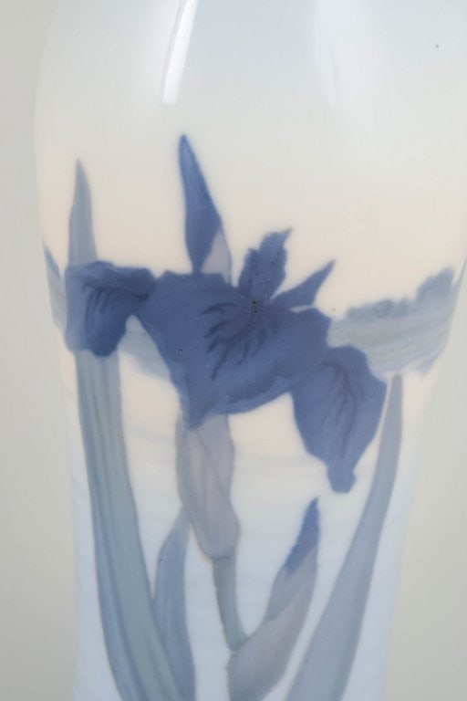 Royal Copenhagen, Denmark. Tall porcelain vase decorated with floral motifs. Approx. 1920s. - 3