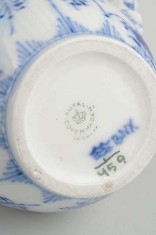 Royal Copenhagen, Denmark. Porcelain creamer decorated with cobalt-blue underglaze, Blue Fluted - 4