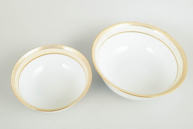 Bing & Grøndahl Rossini, Denmark. Set of two porcelain bowls with a gilded rim. Approx. 1920s. - 2