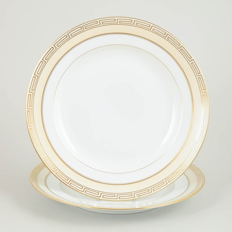 Bing & Grøndahl Rossini, Denmark. Set of two porcelain dinner plates with a gilded rim. Approx. (1 of 4)