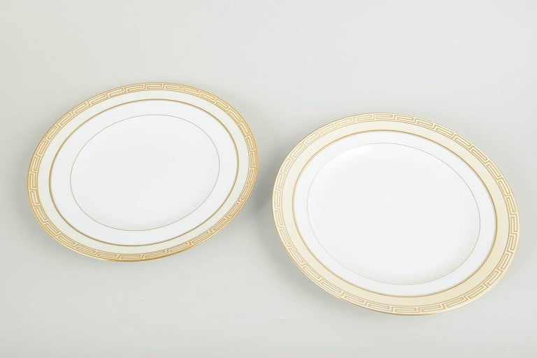 Bing & Grøndahl Rossini, Denmark. Set of two porcelain dinner plates with a gilded rim. Approx. - 2
