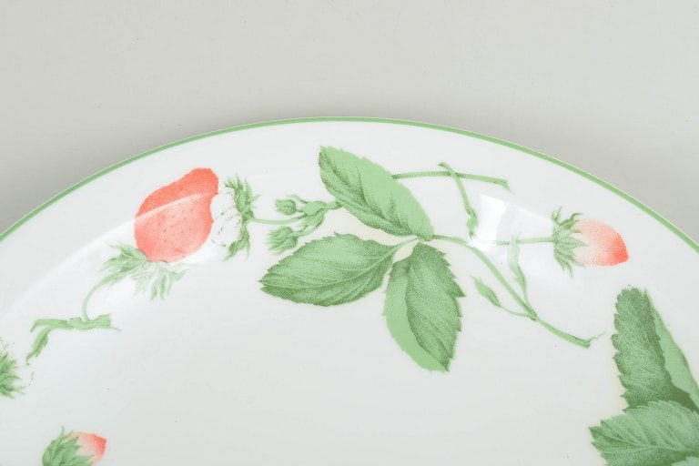 Bill Goldsmith for Limoges, France. Fraise, large porcelain bowl. Approx. 1980s. - 3