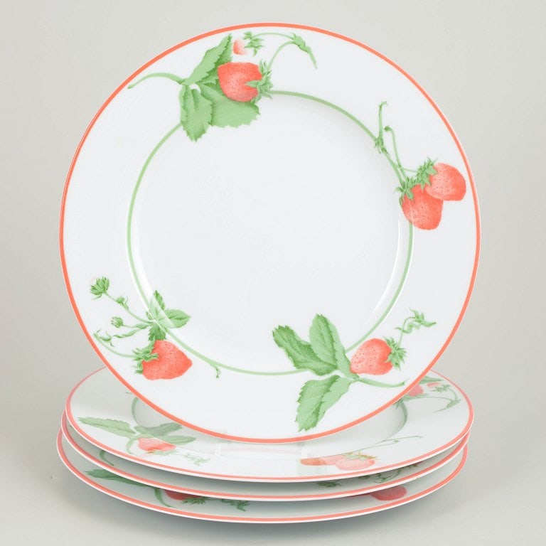 Bill Goldsmith for Limoges, France. Fraise, set of four porcelain dinner plates. Approx. 1980s. (1 of 4)