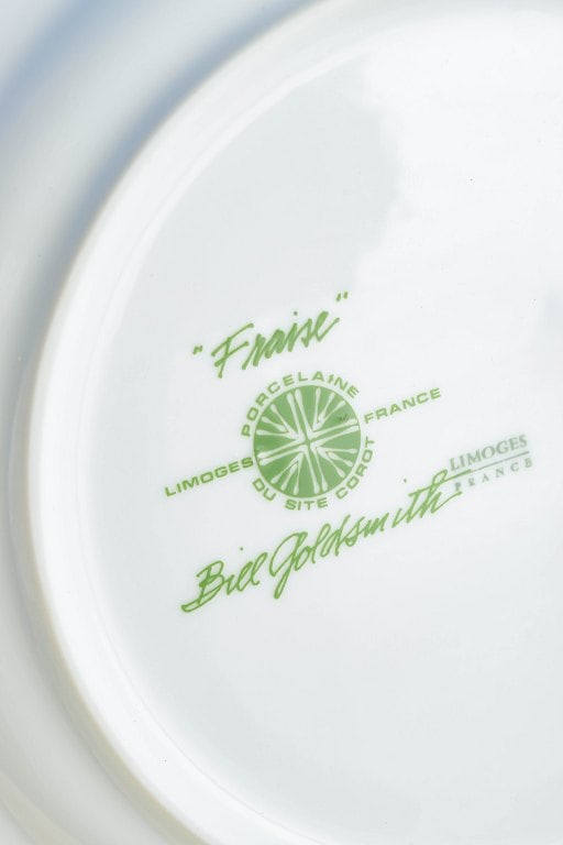 Bill Goldsmith for Limoges, France. Fraise, set of four porcelain dinner plates. Approx. 1980s. - 4