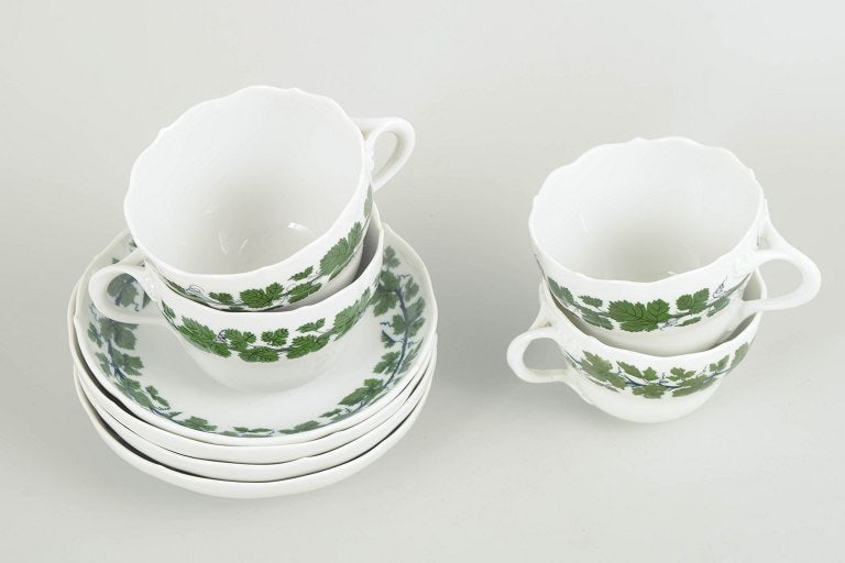 Meissen, Germany. Porcelain coffee set for four from the green vine leaf series. Early 20th century. - 2