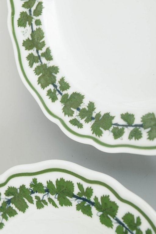 Meissen, Germany. Set of three porcelain plates from the green vine leaf series. Early 20th century. - 3
