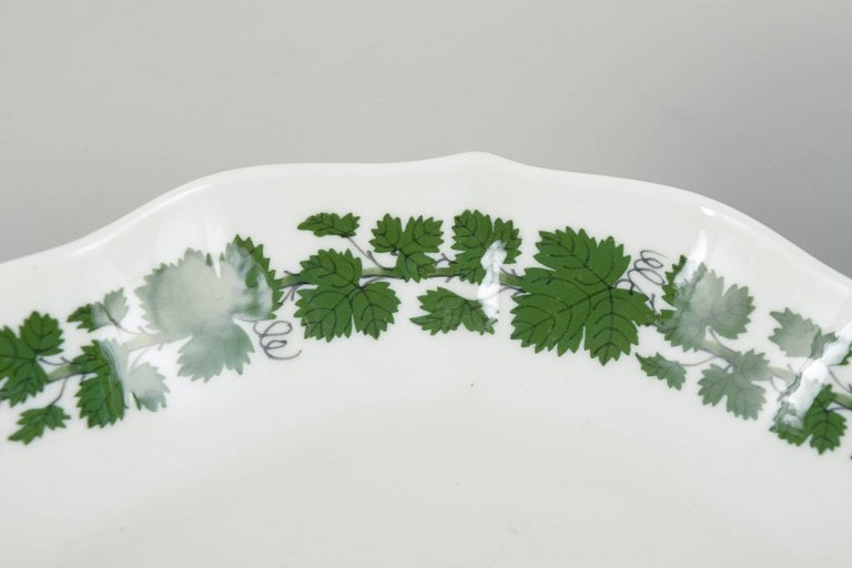 Meissen, Germany. Set of three small porcelain serving dishes from the green vine leaf series. Early - 3
