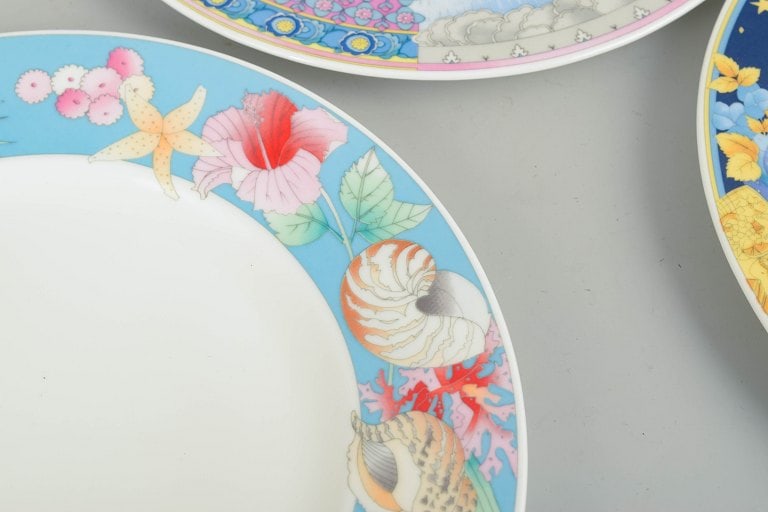 Hutschenreuther, Germany. Set of four small bone china lunch plates. Late 20th century. - 3