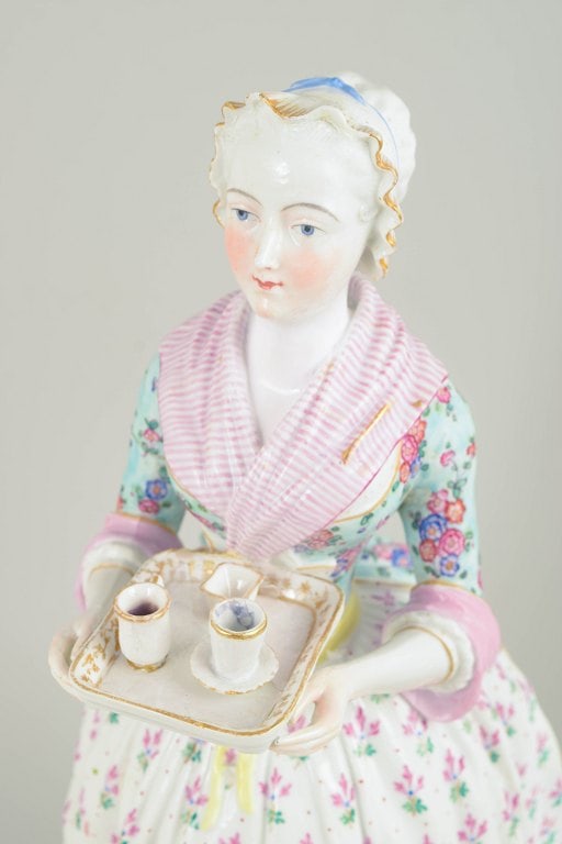 Meissen, Germany. La Belle Chocolatière, porcelain figurine. Museum quality. Approx. 1790s. - 2
