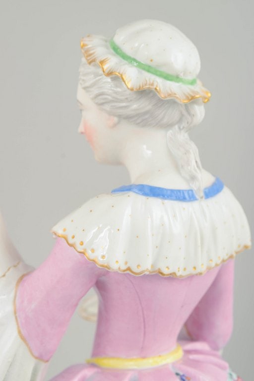 Meissen, Germany. La Belle Chocolatière, porcelain figurine. Museum quality. Approx. 1790s. - 3