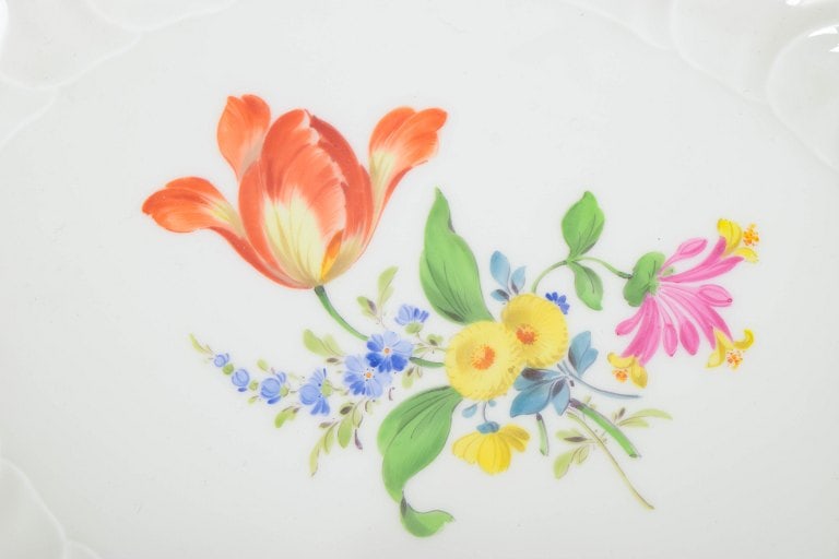 Meissen, Germany. Porcelain dish, Saxon flower series. Mid-20th century. - 3