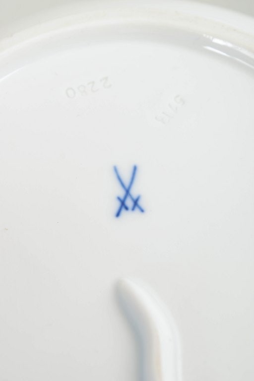 Meissen, Germany. Porcelain dish, Saxon flower series. Mid-20th century. - 4