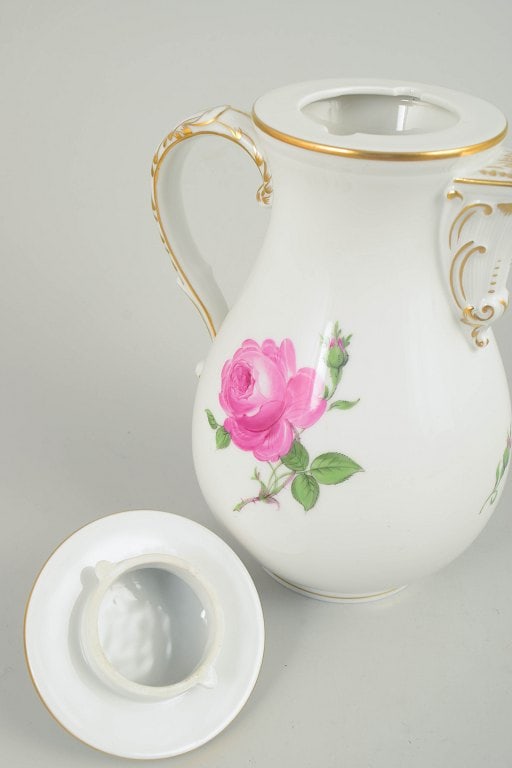 Meissen, Germany. Porcelain coffee pot with lid, Pink flower series. Early 20 century. - 3