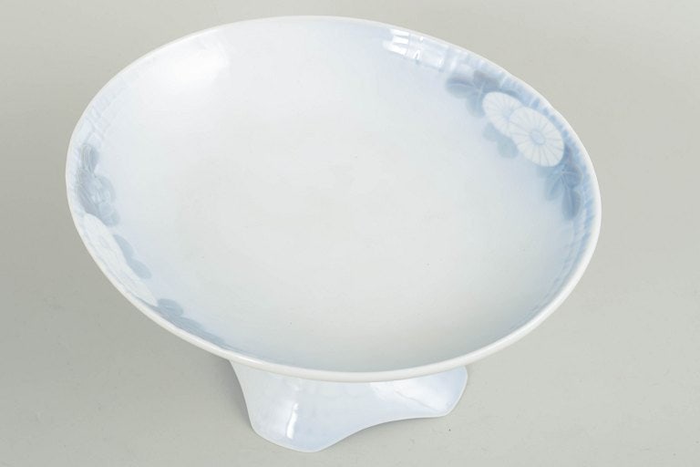 Royal Copenhagen, Denmark. Midsummer Night's Dream, porcelain compote. Approx. 1920s. - 2