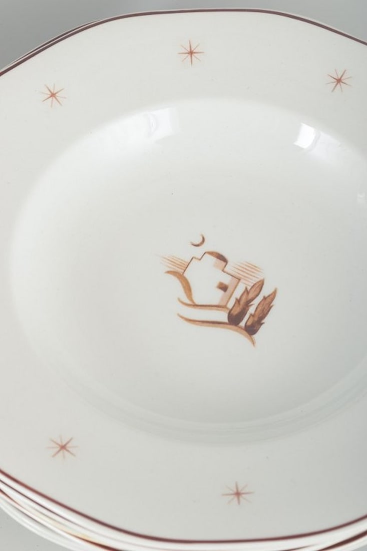 Arabia, Finland. Orient. Set of seven Art Deco-inspired porcelain soup plates. 1930s/40s. - 2