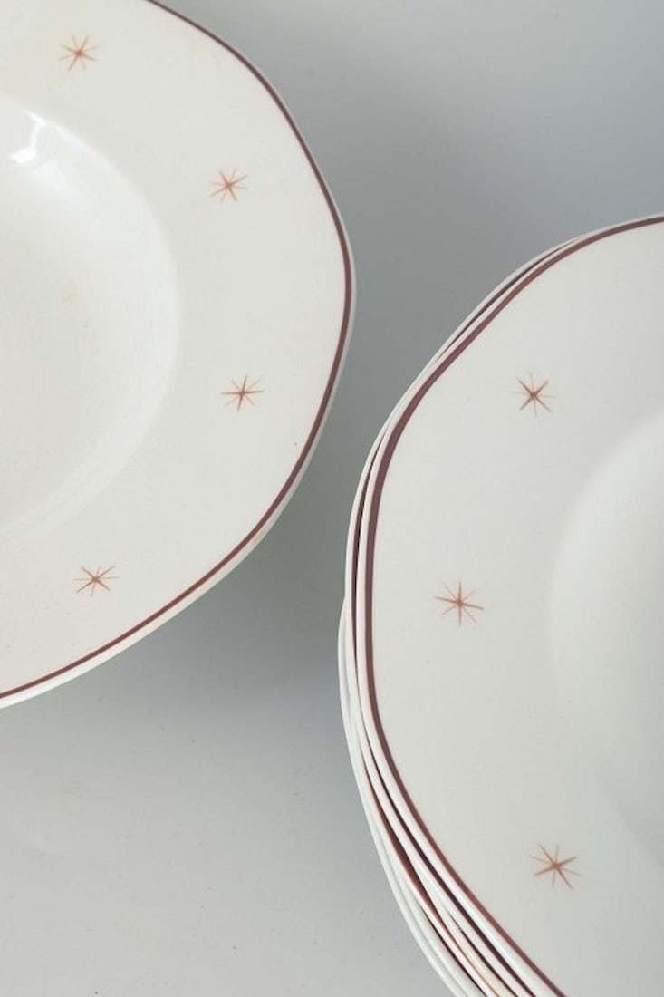 Arabia, Finland. Orient. Set of seven Art Deco-inspired porcelain soup plates. 1930s/40s. - 3