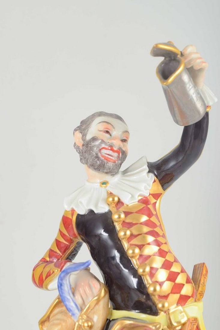 Meissen, Germany. Magnificent and highly detailed porcelain figure 'Harlequin'. 20th century. - 2
