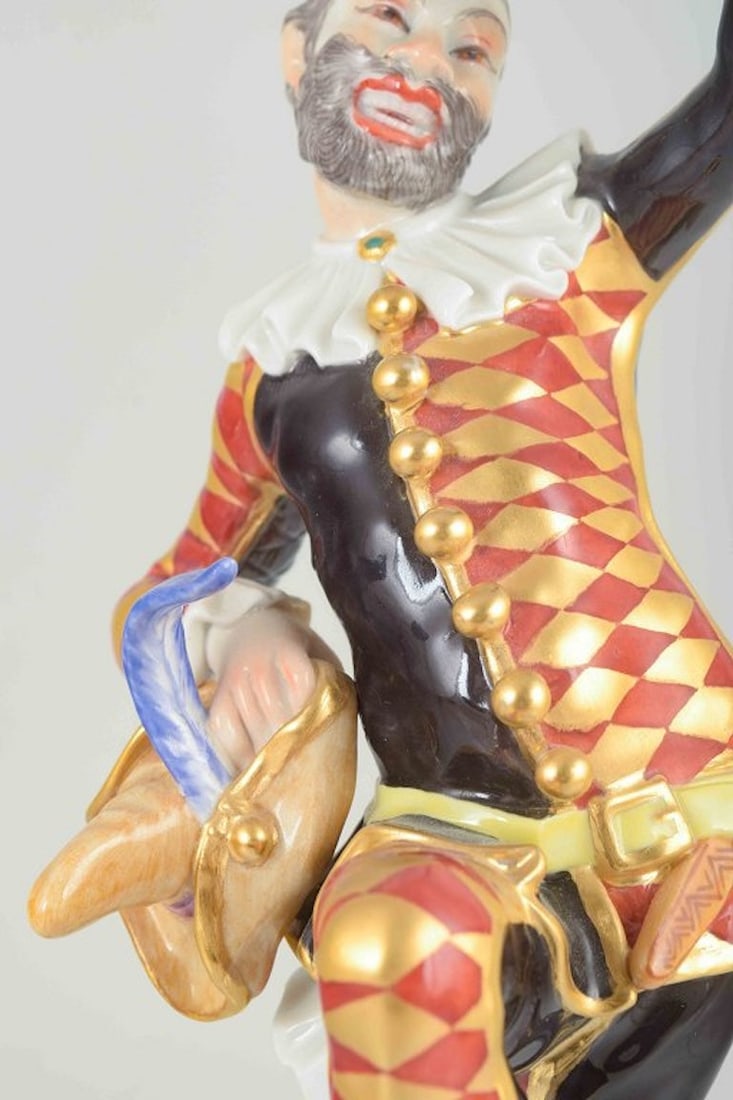 Meissen, Germany. Magnificent and highly detailed porcelain figure 'Harlequin'. 20th century. - 4