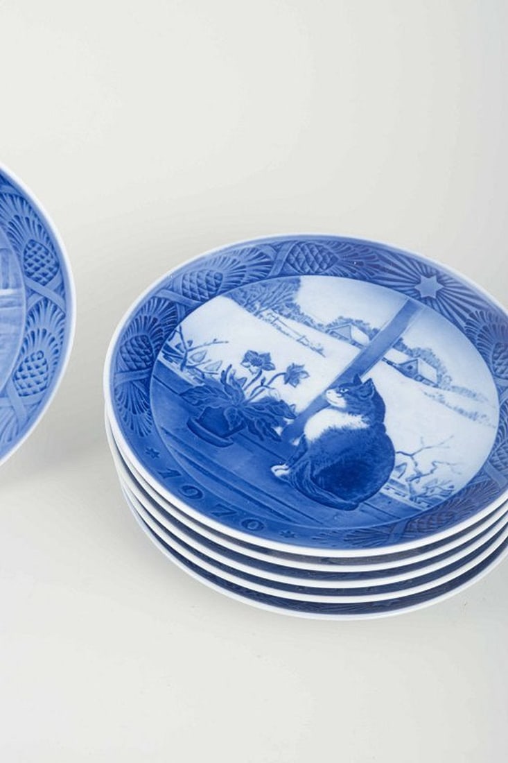 Royal Copenhagen. Six Christmas plates in porcelain with relief-decorated motifs. 1960/70s. - 2