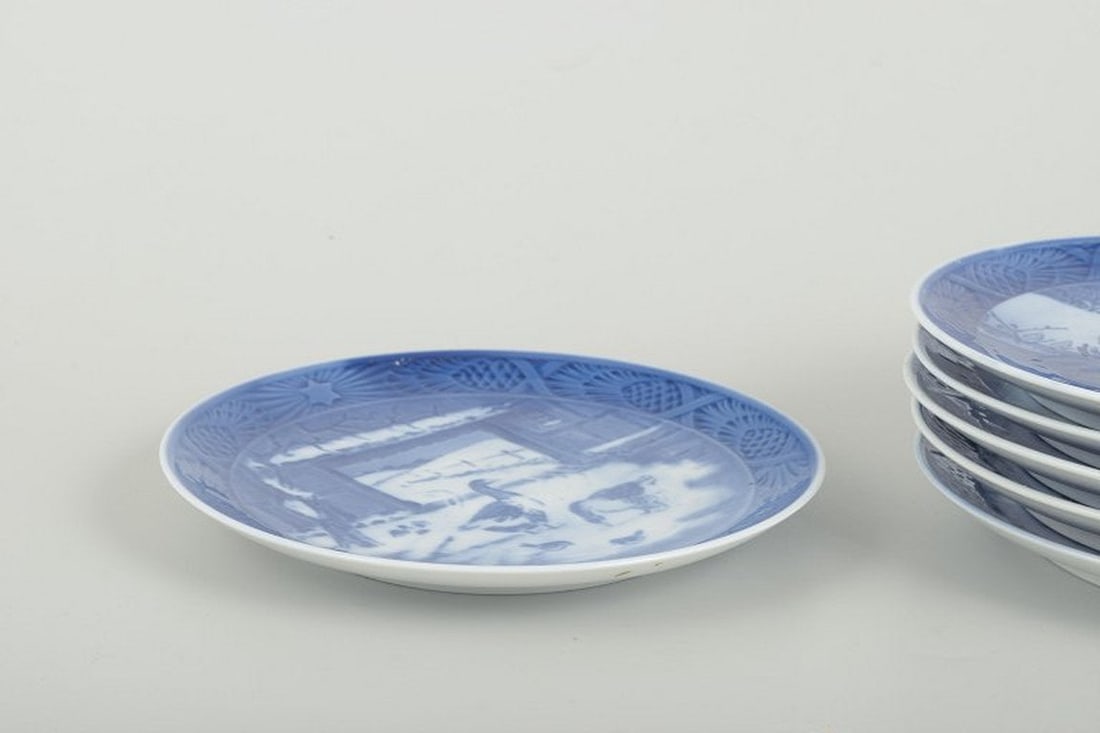 Royal Copenhagen. Six Christmas plates in porcelain with relief-decorated motifs. 1960/70s. - 3