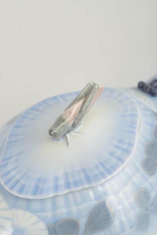 Royal Copenhagen, Denmark. Midsummer Night's Dream, porcelain teapot with decoration in blue tones. - 2