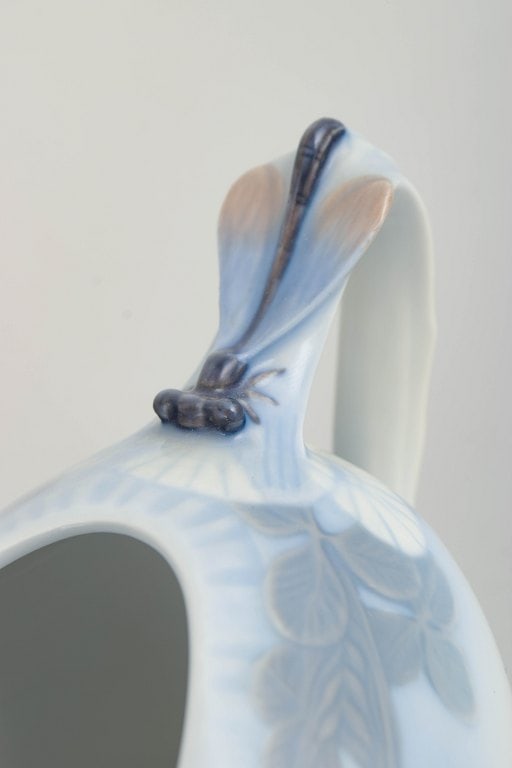 Royal Copenhagen, Denmark. Midsummer Night's Dream, porcelain teapot with decoration in blue tones. - 4