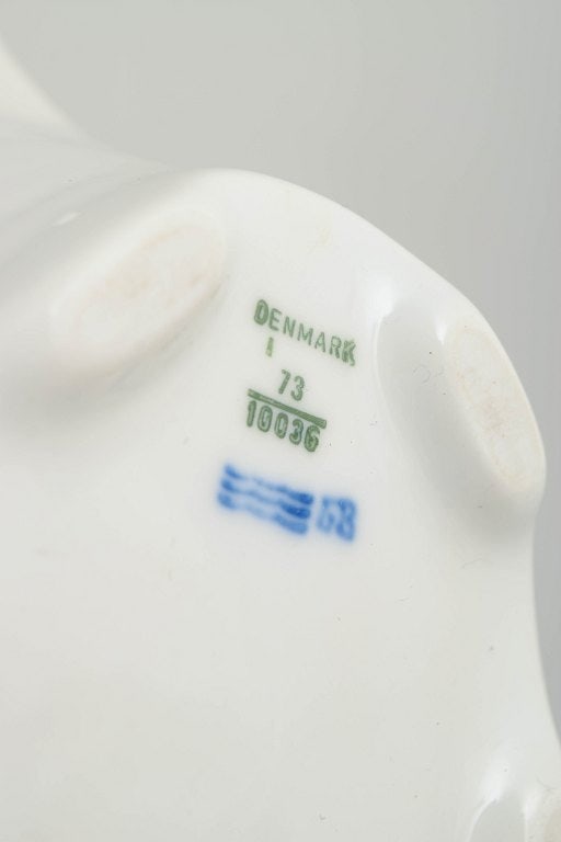 Royal Copenhagen, Denmark. Midsummer Night's Dream, porcelain teapot with decoration in blue tones. - 5