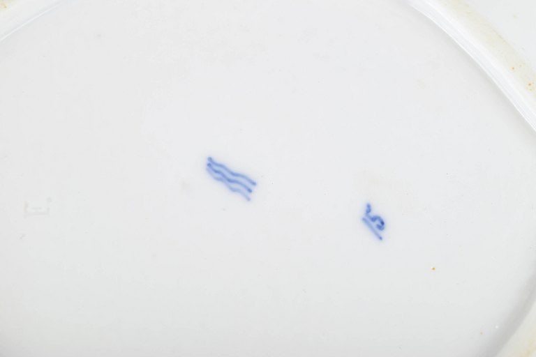 Royal Copenhagen, Denmark. Blue Fluted Plain leaf-shaped porcelain dish with handle decorated with - 4