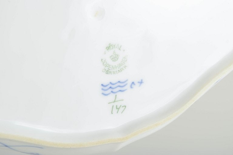 Royal Copenhagen, Denmark. Blue Fluted Plain porcelain dish decorated with cobalt blue underglaze. - 4