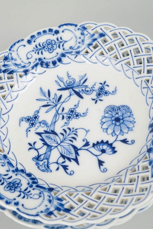 Meissen, Germany. Blue Onion set of four porcelain openwork plates. Circa 1900. - 3