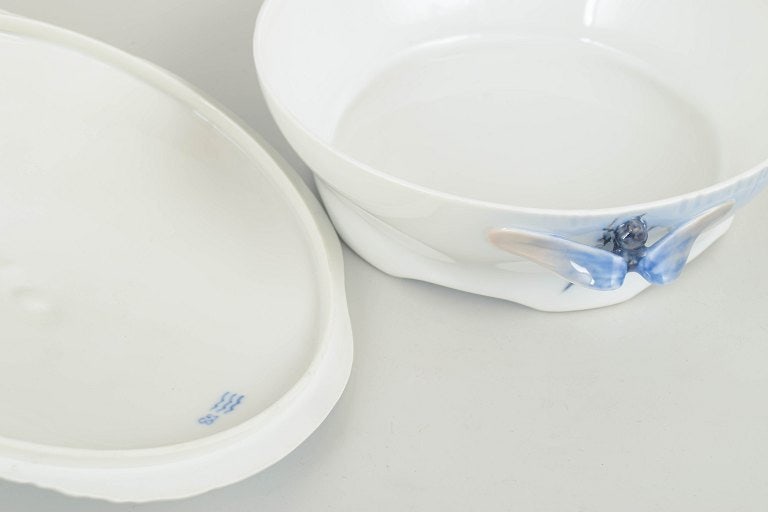 Royal Copenhagen, Denmark. Midsummer Night's Dream, porcelain lidded tureen with relief decoration. - 3