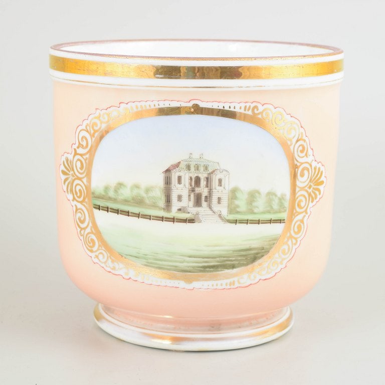 Denmark. Porcelain vase with motif of Hermitage Palace and Kronborg Castle. 19th century.: Danish Vase with Motif of the Hermitage Palace & Kronborg Castle, Hand-Painted. Round, slightly conical porcelain vase with an opalescent pink ground and a hand-painted view of the Hermitage Palace an