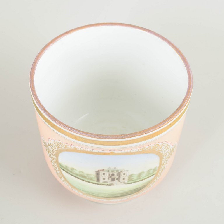 Denmark. Porcelain vase with motif of Hermitage Palace and Kronborg Castle. 19th century. - 2