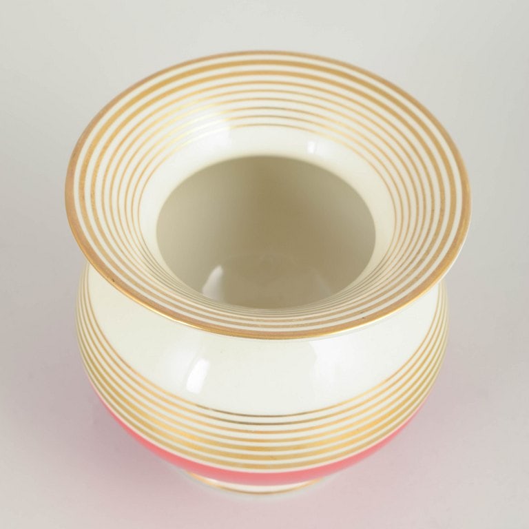 Johann Seltmann Vohenstrauss, Germany. Art deco porcelain vase with horizontal bands in red and - 2