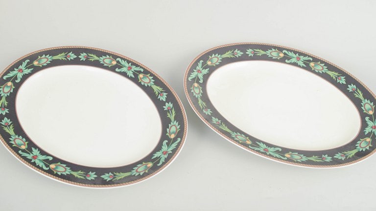 Nina Campbell for Rosenthal, Germany. Set of two oval porcelain dishes decorated with a dark border. - 2