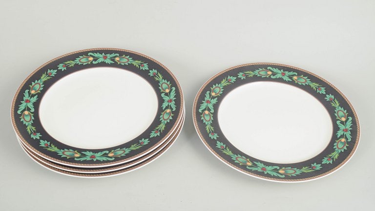 Nina Campbell for Rosenthal, Germany. Set of four flat porcelain plates decorated with a dark - 2