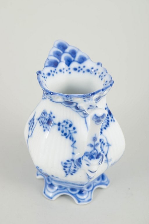 Royal Copenhagen, Denmark. Blue Fluted Full Lace porcelain creamer decorated with blue underglaze. - 3