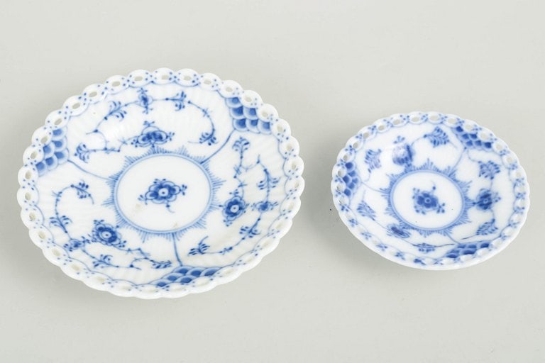 Royal Copenhagen, Denmark. Blue Fluted Full Lace set of two small porcelain dishes decorated with - 2